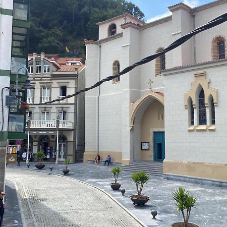 Apartamentos Urbanin I Plaza Ayuntamiento กูดีเยโร ภายนอก รูปภาพ